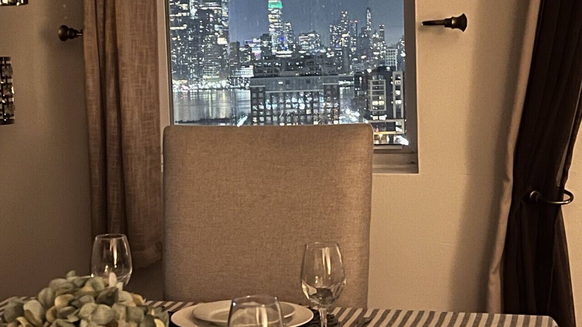 Union City Apartment | See New York Now - Apt 1 - Sleep 21-People! - 15 mins to NYC