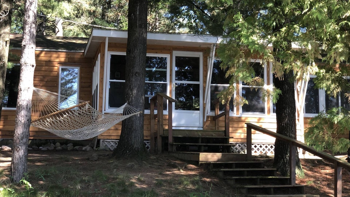 Wautoma Cottage | See the Colors of Fall! Great dates still available!