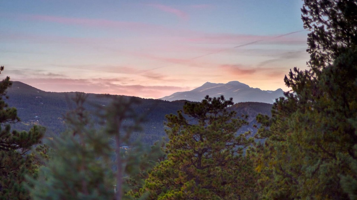 Coal Creek Canyon Condo | See video: BEAUTIFUL private getaway b/w Boulder &Golden @8100'; garage parking