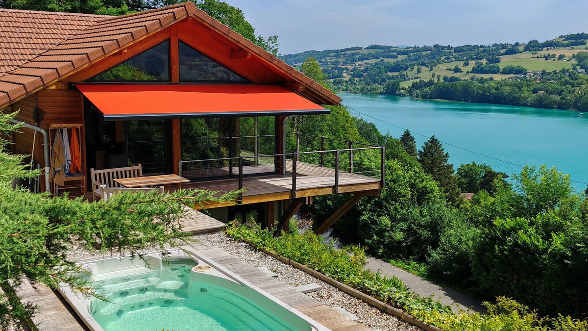 Villages du Lac de Paladru House | SEEBLICK romantic chalet spa/lake view