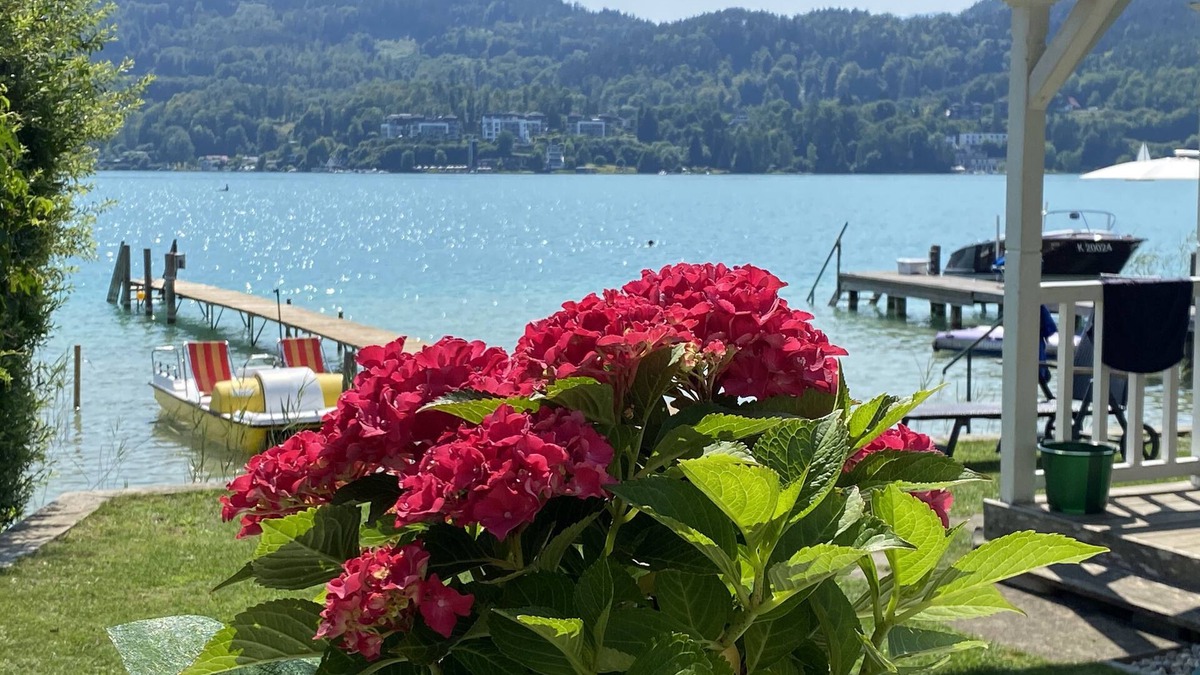 Krumpendorf am Woerther See House | SEEHAUS directly on Lake Wörthersee with its own beach