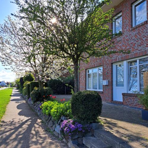 Lembruch Apartment | Seeliebe, 300 Meter zum Wasser, mit Terrasse und Garten