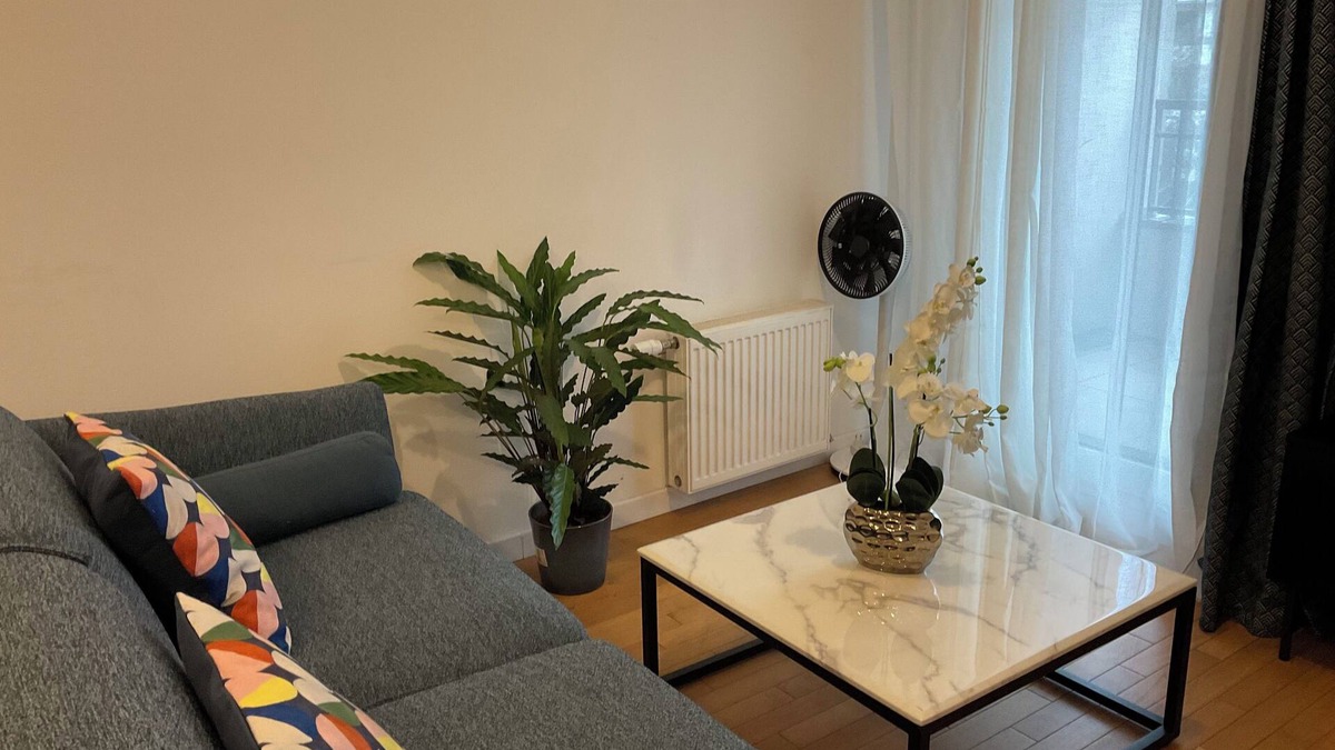 Clamart Apartment | Seemingly comfortable and modern