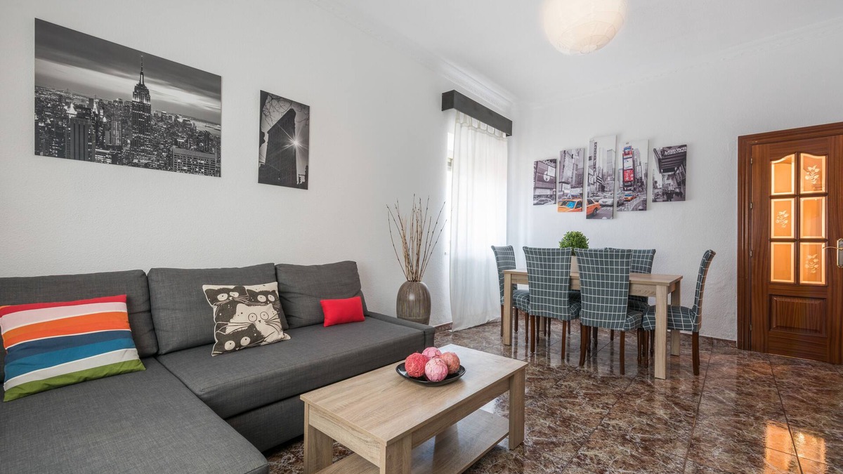 Ciudad Jardin Apartment | Segalerva apartment, up to 8 seats.