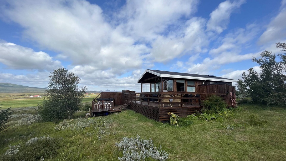 Haukadalur Cabin | Sel Lodge next to Geysir and Gullfoss. Right in the Golden Circle.