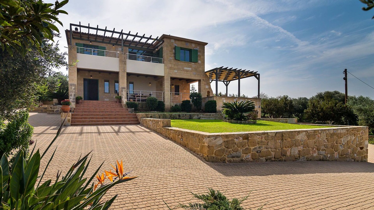 Gerani Villa | SELENE, stone villa in Gerani Platanias Crete.