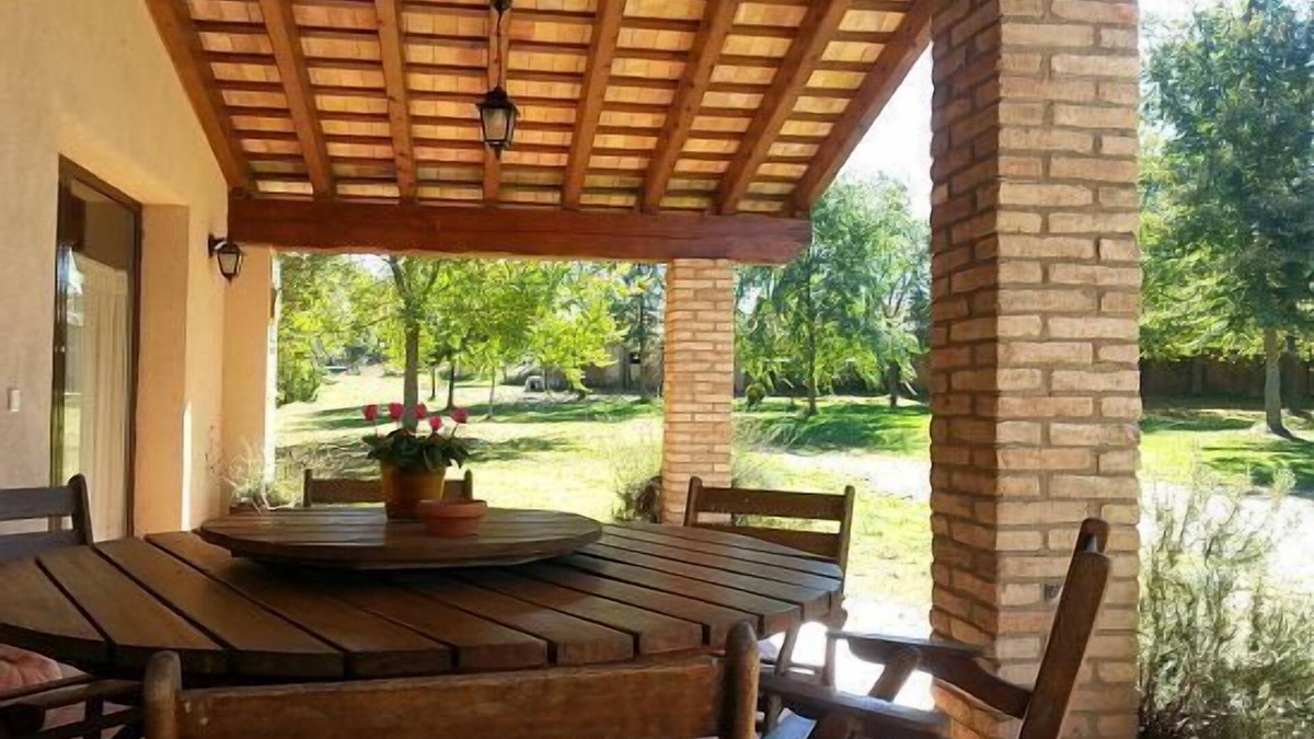 Sant Bartomeu del Grau Cottage | Self catering cottage La Cabanya del Permanyer for 10 people