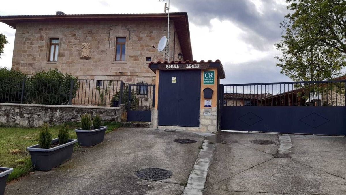 Narvaja Cottage | Self catering Lecea y Alianzas for 13 people