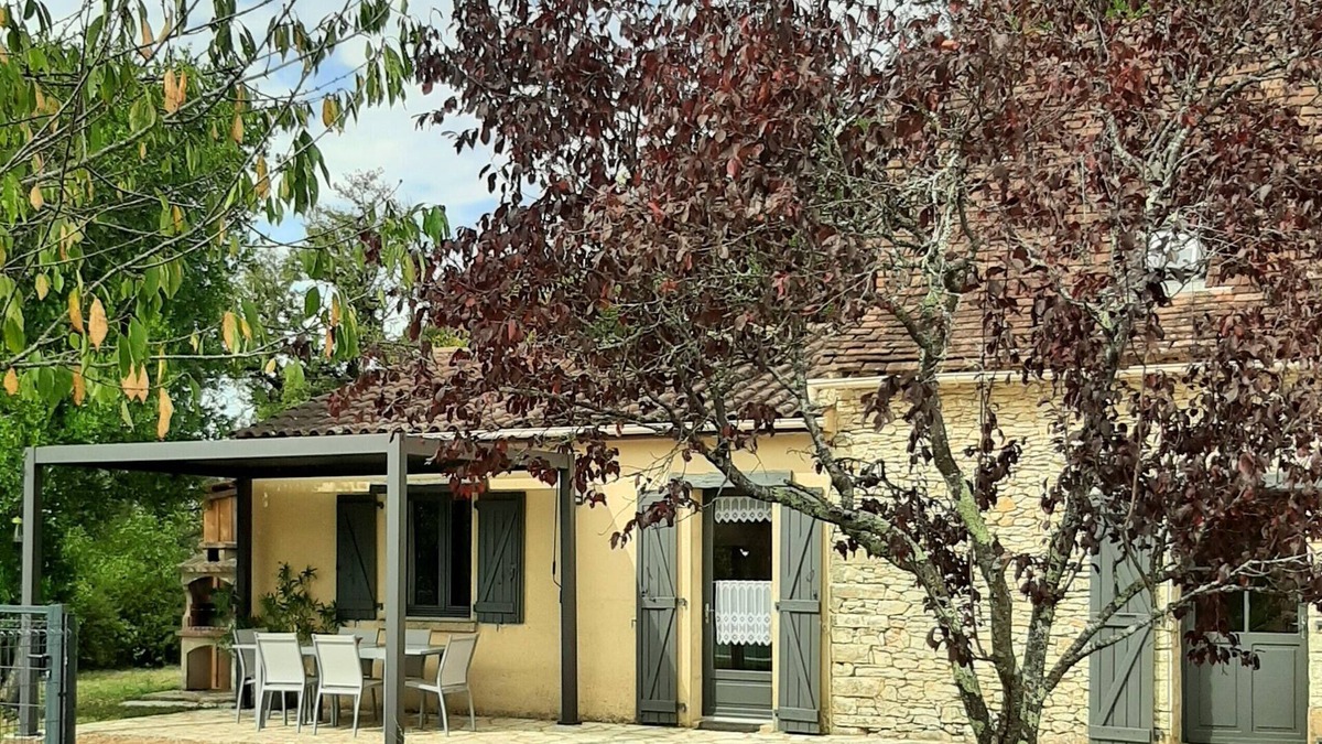 Salviac Cottage | Self-catered Gite located in a hamlet, 1km from the village, pleasant location