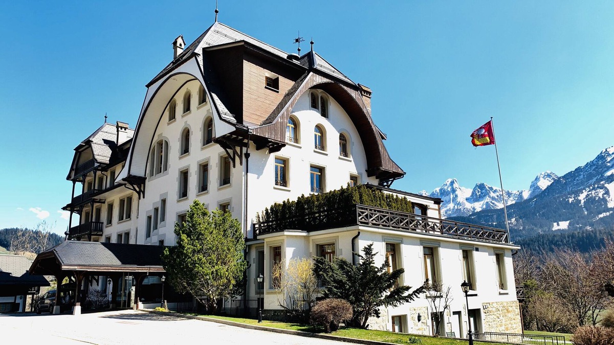 Chateau-d'Oex Apartment | Self-Catering Apt w/Indoor Pool/Sauna/Steam Room/Jacuzzi/Gym-5 Star Facilities