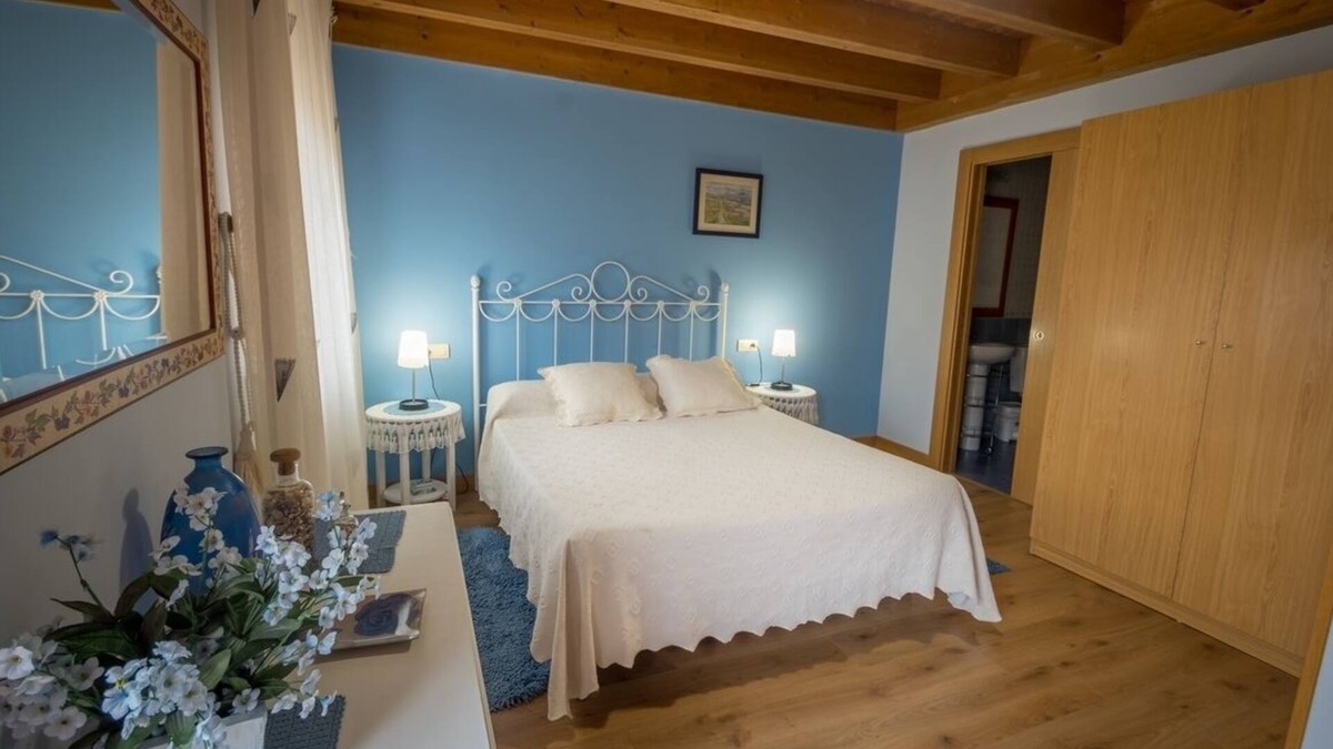 Mambrillas de Lara Cottage | Self catering El Rincón del Alfoz for 14 people