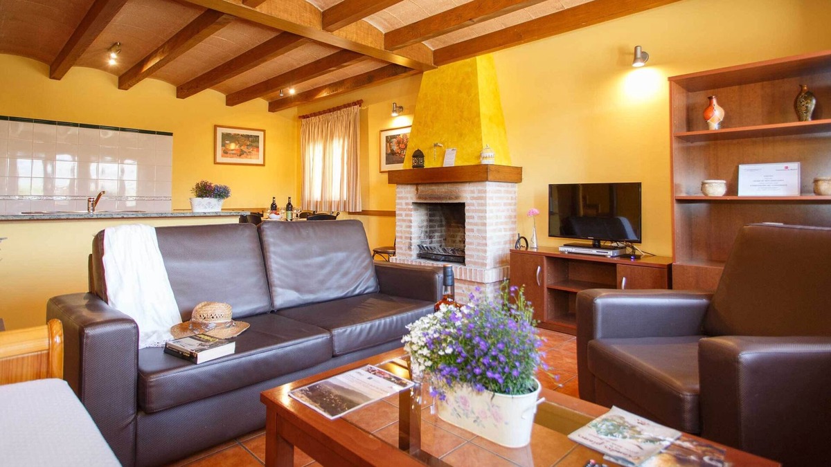 Paredes de Buitrago Ski Chalet | Self catering El Bulín de Paredes for 5 people