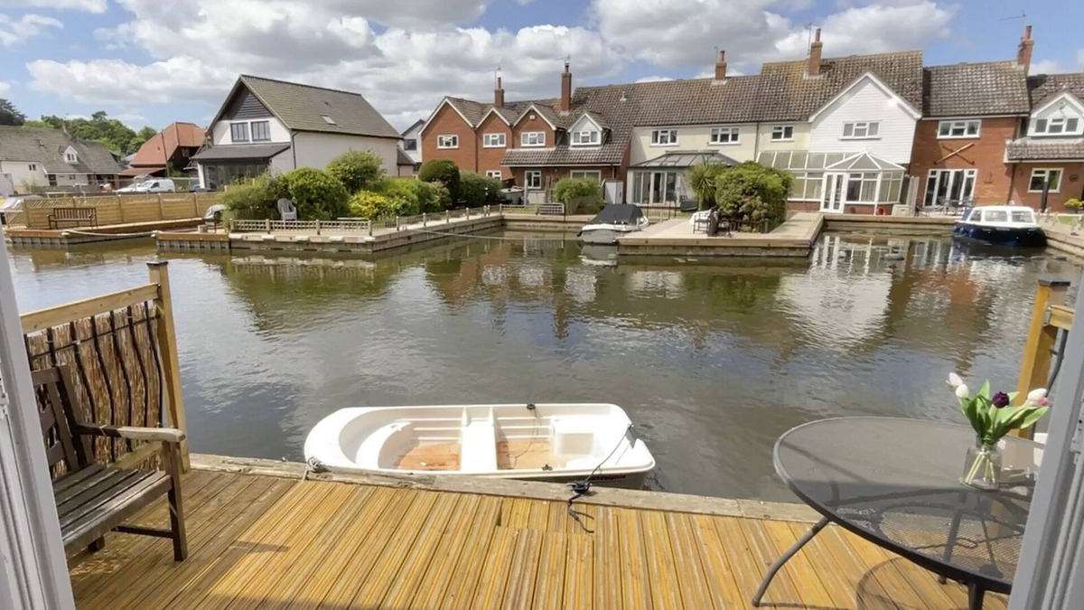 Hoveton Cottage | Self Catering 3 Bedroom Sunset Haven In Wroxham, Norfolk, Norfolk Broads, Eng