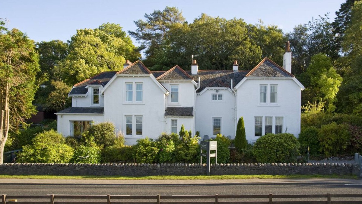 Connel Apartment | Self catering accommodation with sea views