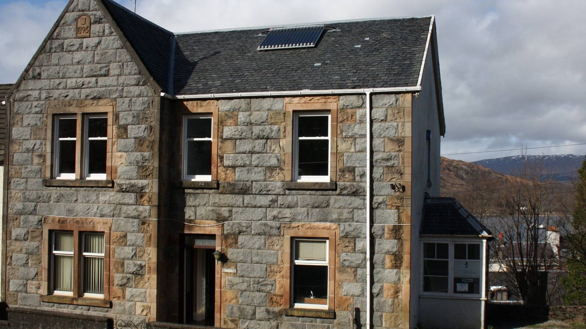 Fort William Apartment | Self Catering Apartment with Unrivalled View over Town and Loch