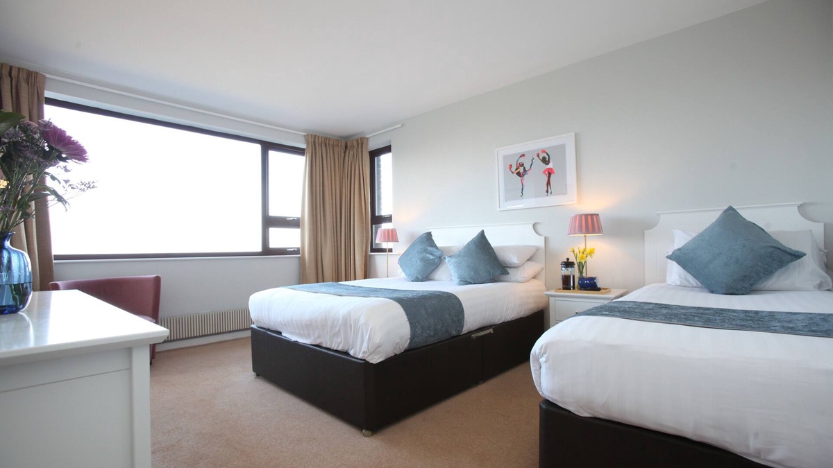 Scalpwilliam Apartment | Self catering apartment with use of 4* Hotel facilities, including gym and pool