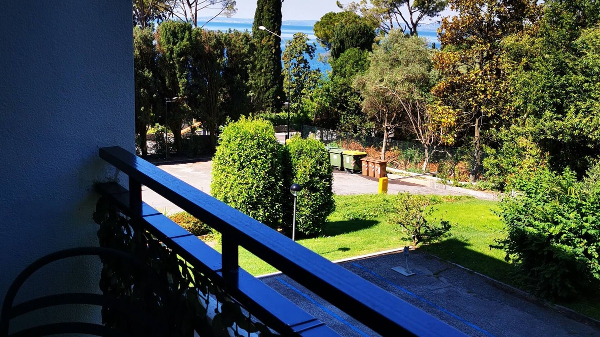 Corno Apartment | Self-catering apartment on the Lake of Garda - Apartment 118 with balcony