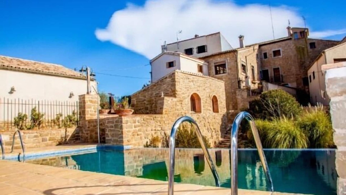 Oliola Cottage | Self catering cottage Cal Albareda for 15 people