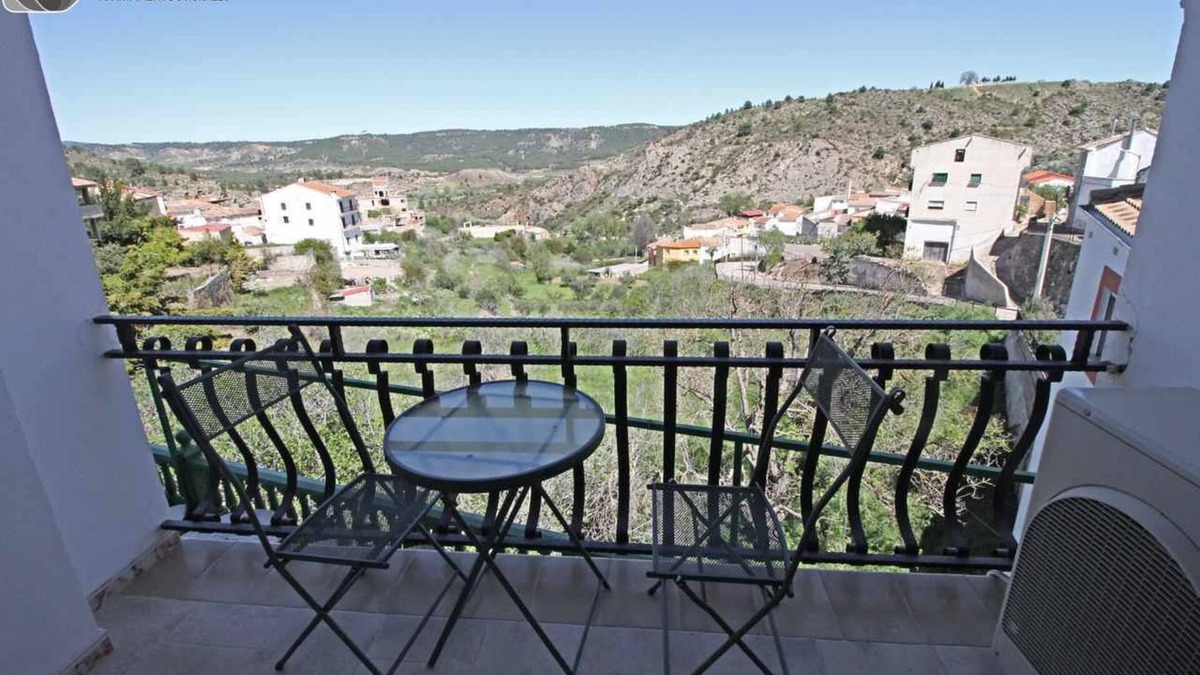 Enguidanos Apartment | Self catering El Rincon de Piedra for 4 people