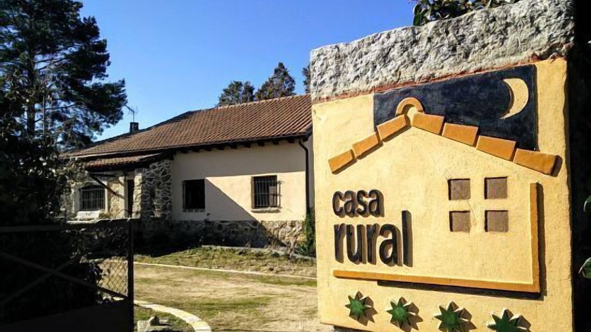 Navas de Riofrio Cottage | Self catering El Pinar for 6 people