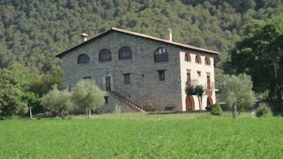 Sales de Llierca Cottage | Self catering Can Servosa for 11 people