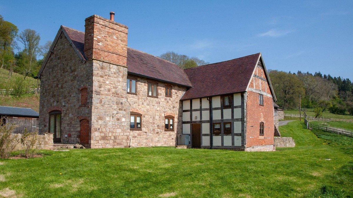 Broadwas Other | Self-catering farmhouse set in 68 acres of private land - dog and child friendly