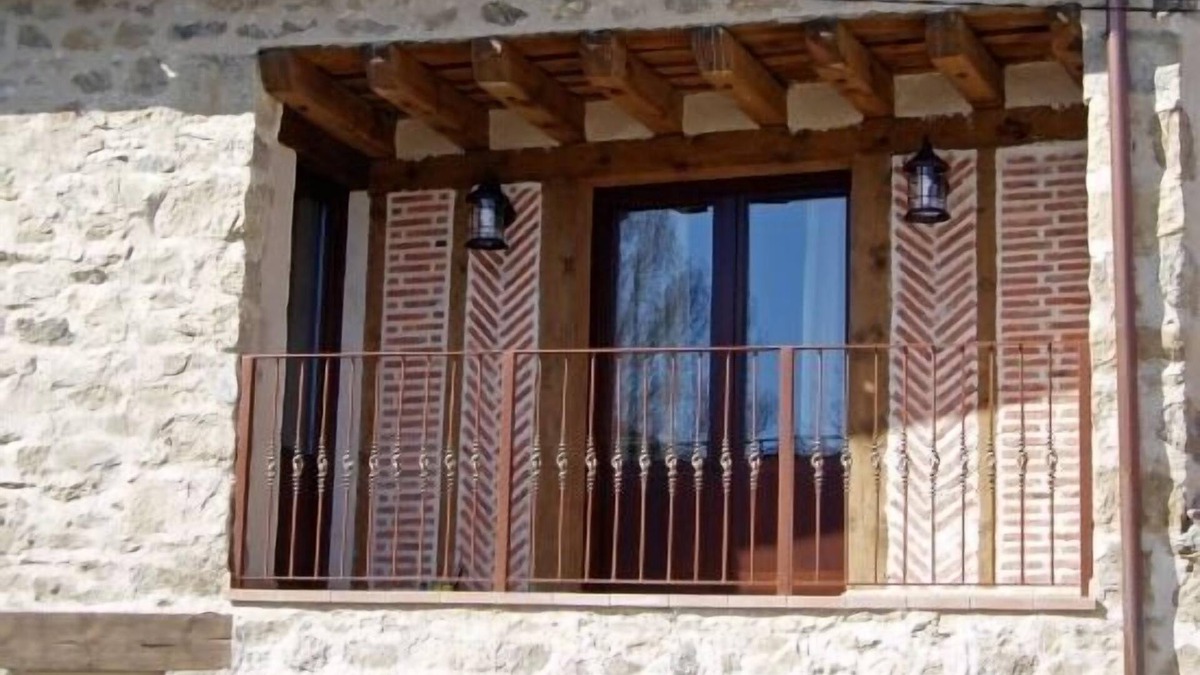 Navafria Cottage | Self catering La Hijuela de Pindó for 12 people