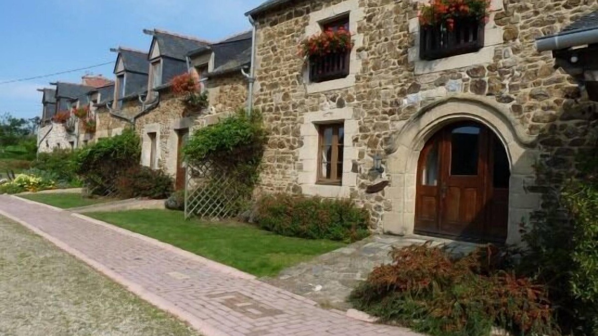 Corseul Cottage | Self catering La Julerie for 8 people