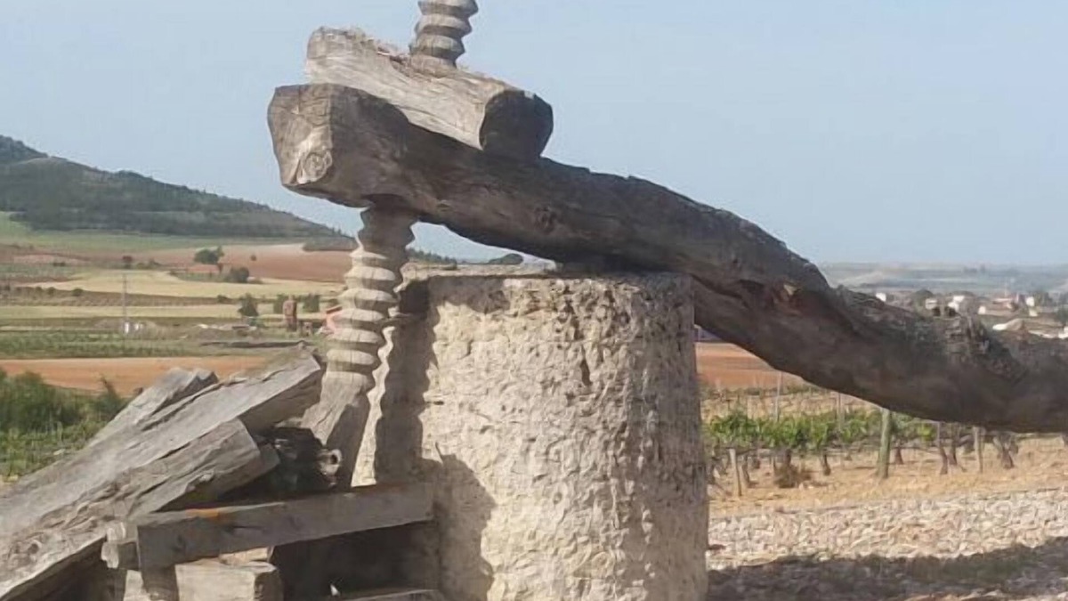 Anguix Cottage | Self catering La Verde Villa for 11 people
