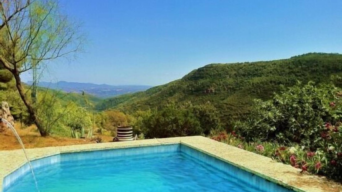 Alcover Cottage | Self catering Mas de Vilella for 15 people
