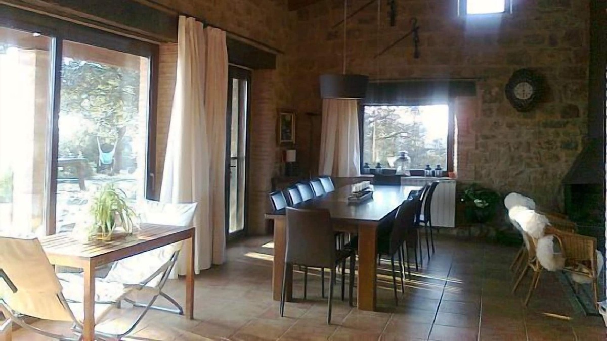 Lloberola Cottage | Self catering Masia Caseta de l'Estany for 15 people