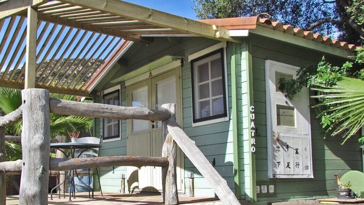 Tarifa Ski Chalet | Self-catering, ocean views, walk to beaches. BBQs, secure parking, set in nature