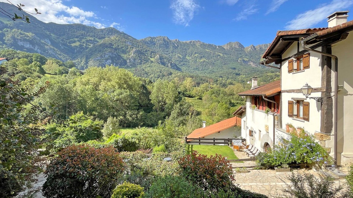 Araitz Cottage | Self catering Perunea for 10 people