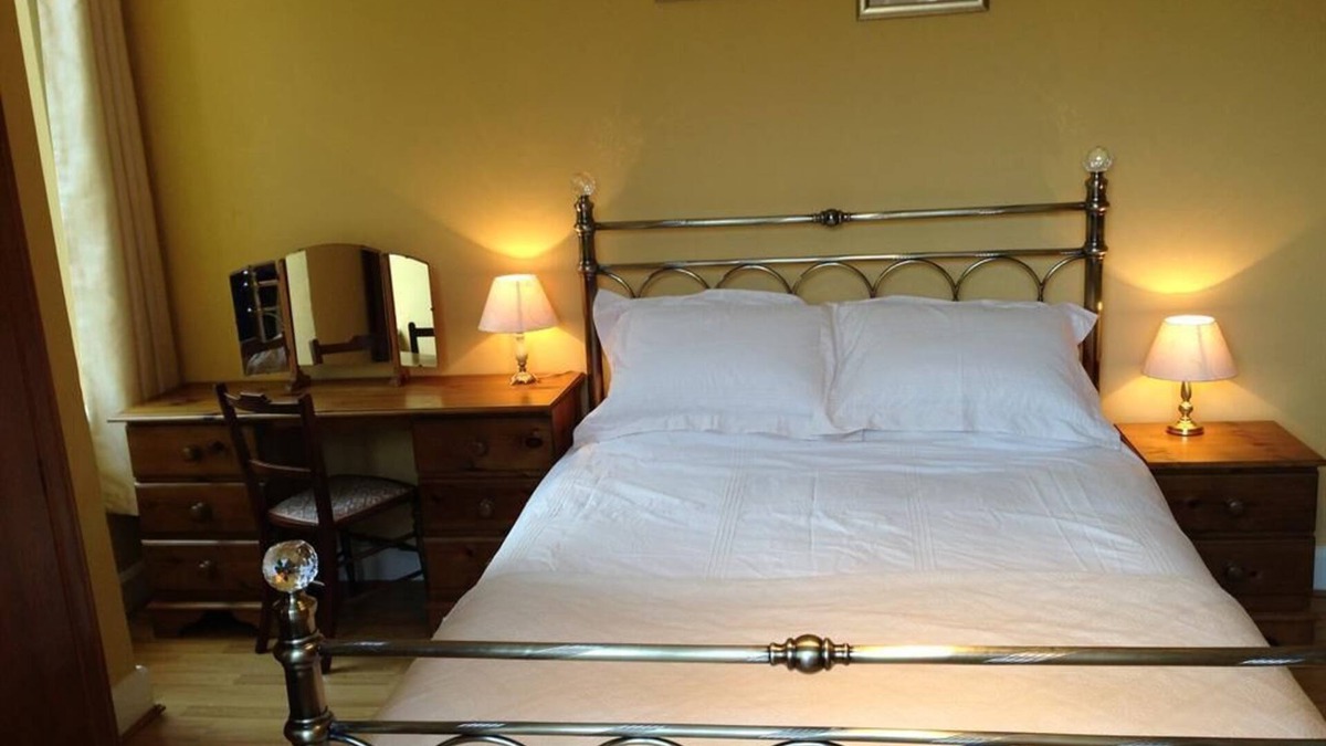 Chester Apartment | Self catering studio flat at Thornleigh