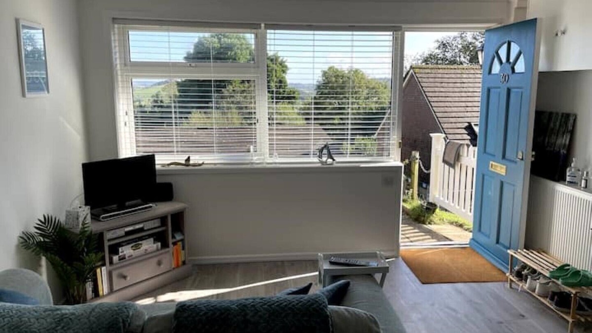 Charmouth Apartment | Self-catering studio in beautiful Charmouth