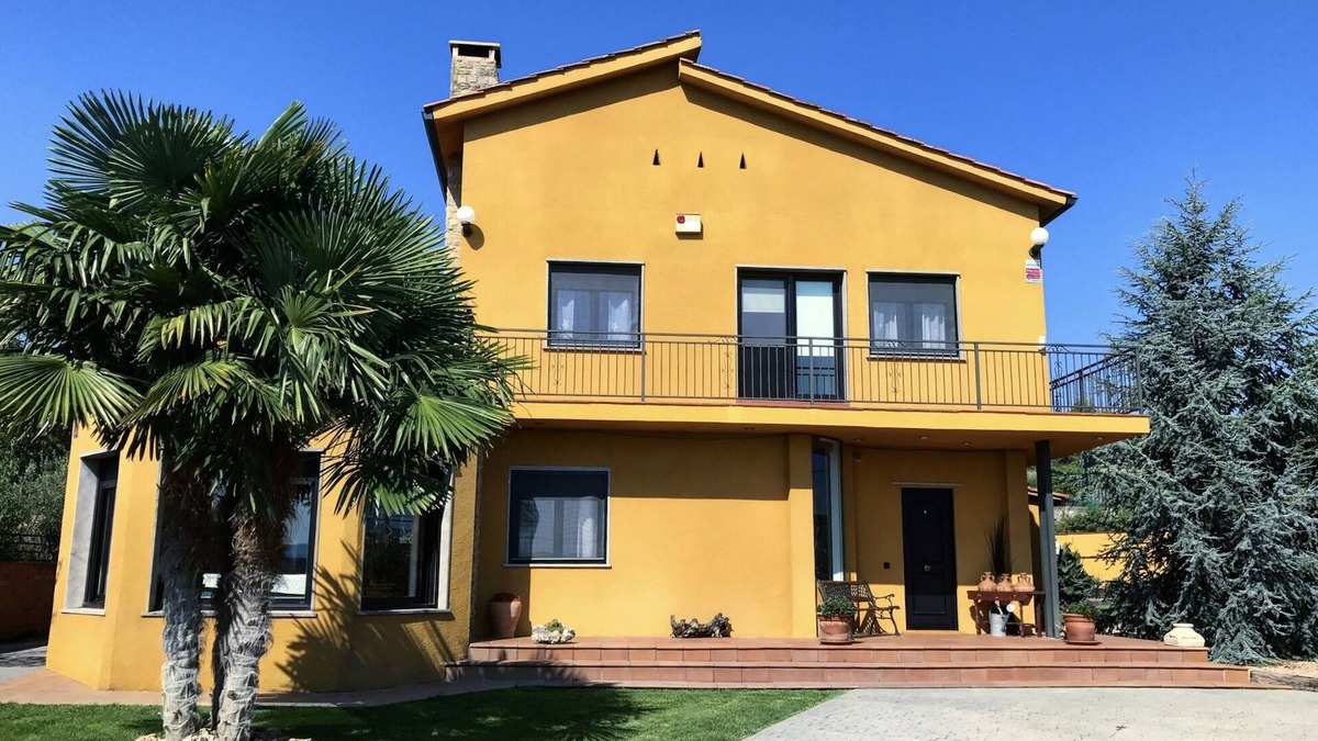 Llica d'Amunt Cottage | Self catering Torre Bona Vista for 10 people
