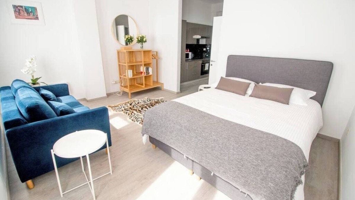 Quartier des Quais - Kaaienwijk Apartment | Self check-in studio: Netflix & 10mn ->Grand-Place
