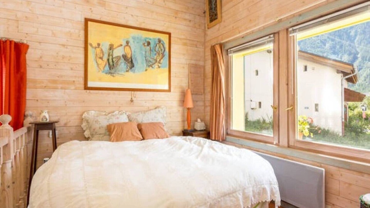 Argentiere Apartment | Self-Contained EN-SUITE 32 sm in Chalet SUNSHINE (New)
