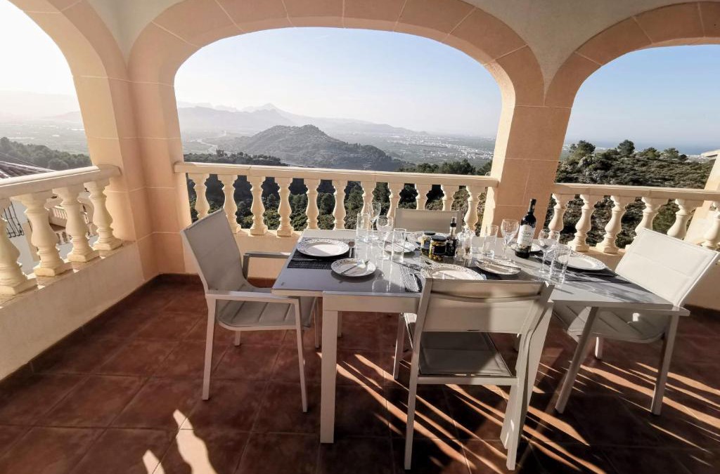 La Font d'en Carros Villa | Self Contained hillside Villa with stunning vistas