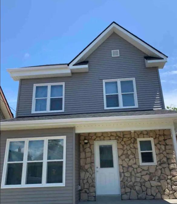 Walkerville Apartment | Self contained 2 level apartment with 4 bdrms & 2 bathroom