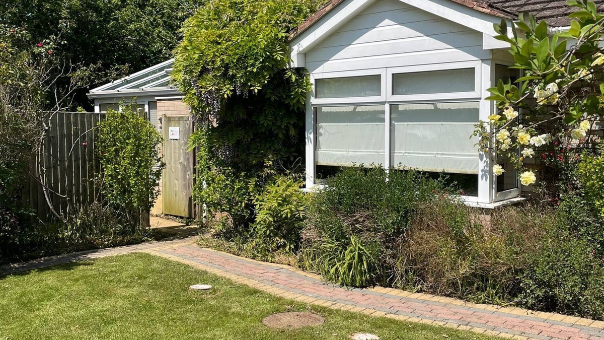 Ardley House | Self Contained Annex has Everything Needed for a Comfortable and Luxurious Stay
