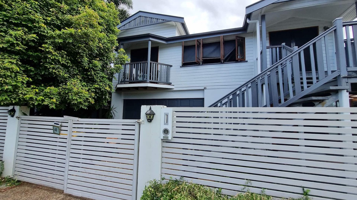 Parramatta Park House | Self Contained Studio - Air-conditioned WiFi