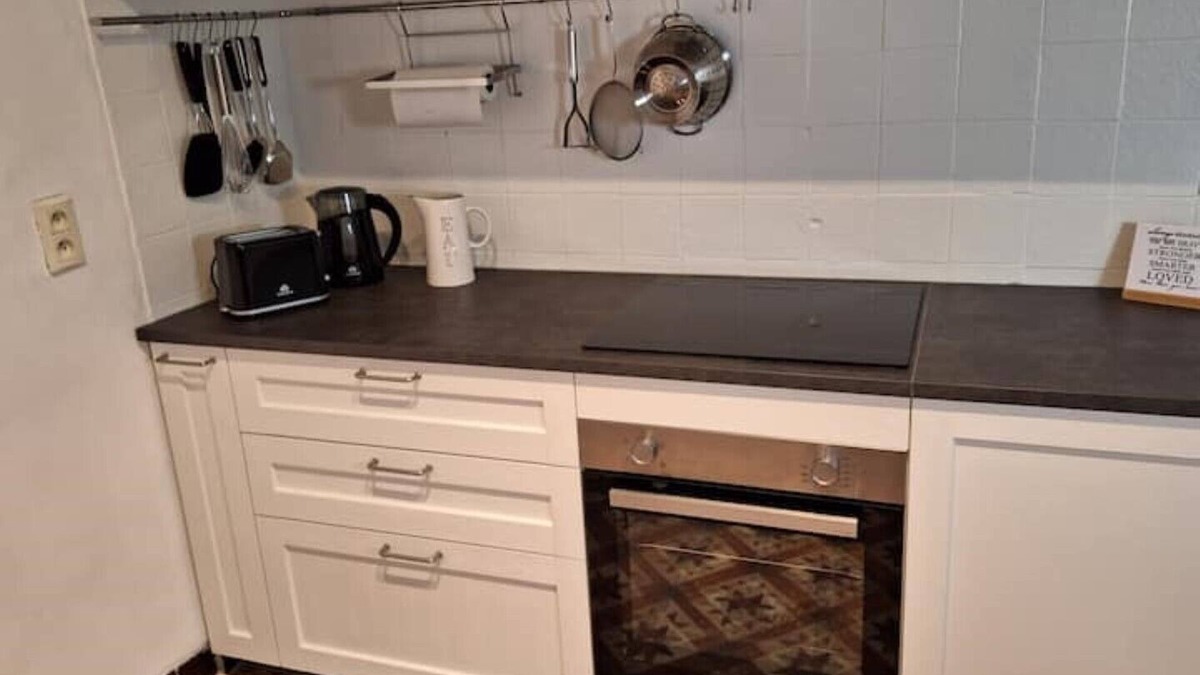 Les Platanes Apartment | Self Contained City Apartmentn