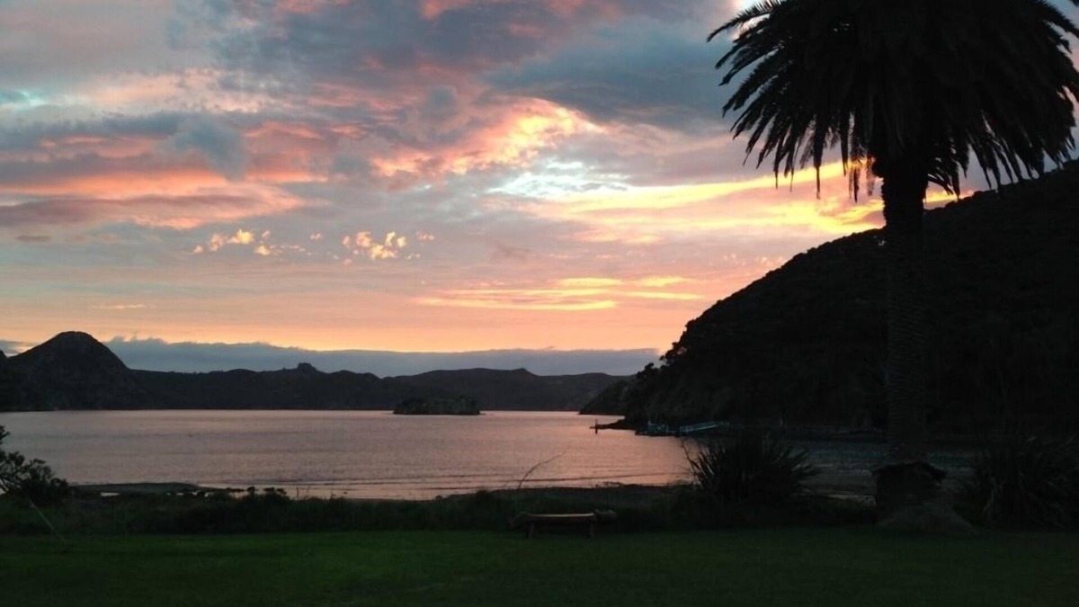 Great Barrier Island Cottage | Self-contained cottage in tranquil bay - wharf & mooring - ideal for boaties
