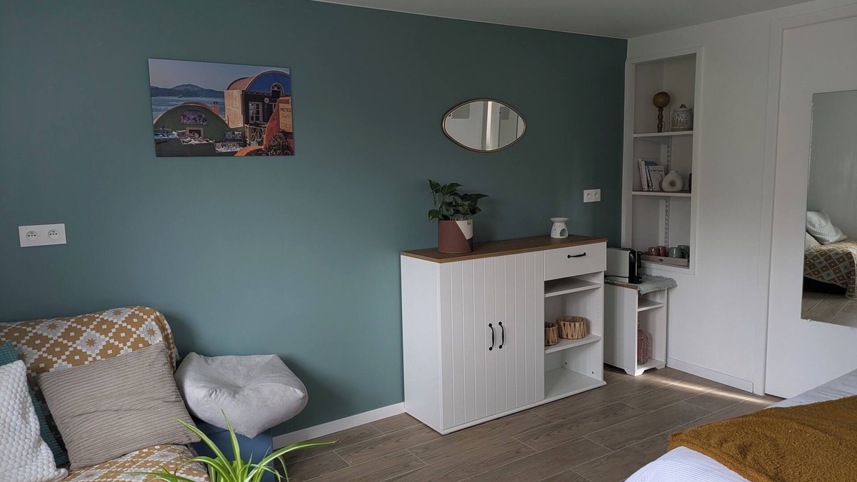 Conde-sur-Vesgre Bed & Breakfast | Self-contained room in the countryside