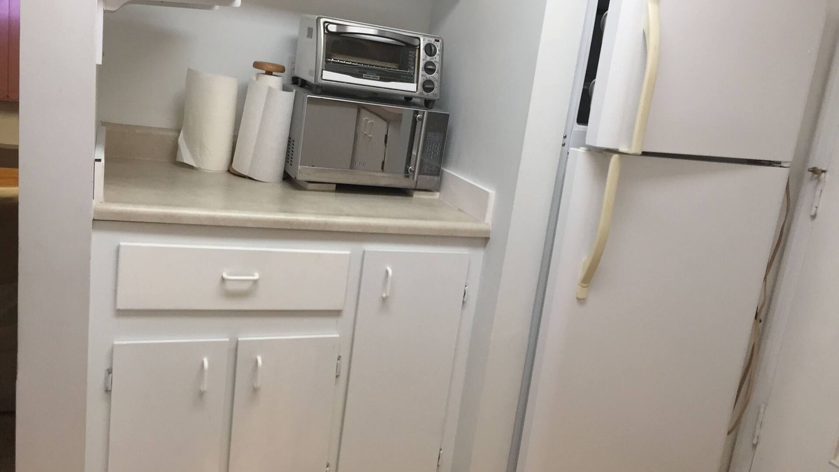 Fort St. John Apartment | self contained,laundry free internet nFully furnished Heat &Hot water included,