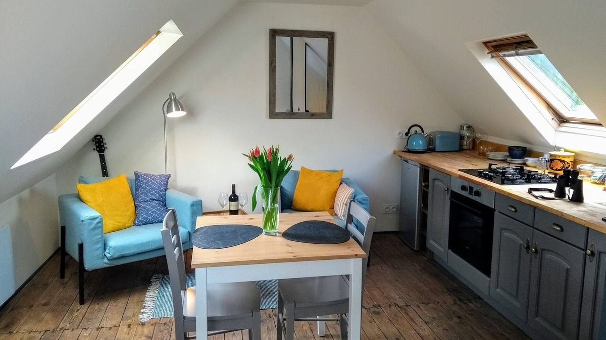 Huelgoat Apartment | Self-contained lakeside studio - stunning views