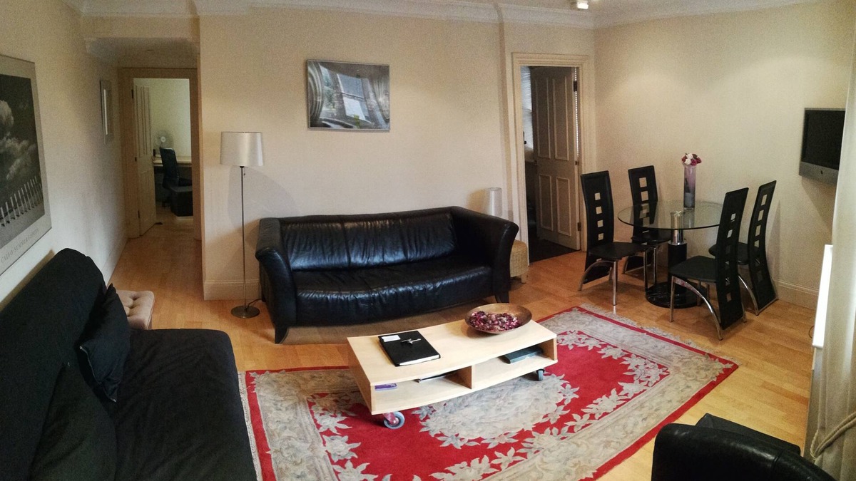 Vincent Square Apartment | Self Contained Luxury Apartment for 4 People - Double Bed and King Sofa Bed