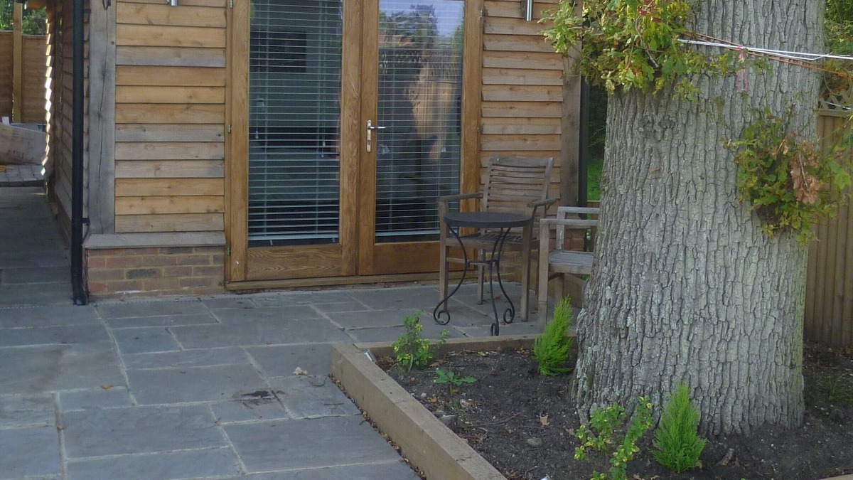 Haslemere Apartment | Self Contained Small Barn Unit in AONB