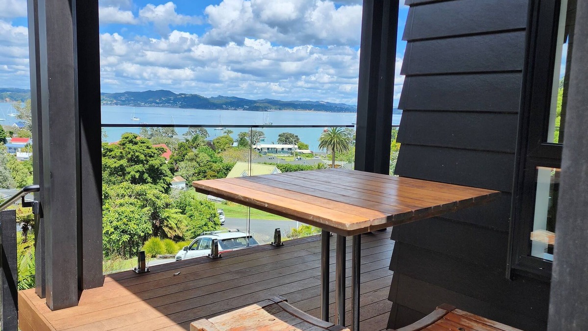 Russell Apartment | Self contained studio room with private entrance and stunning sea views